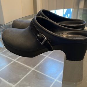 Crocs, Clogs, 10, synthetic with suede like textured toe are, lightweight, EUC.